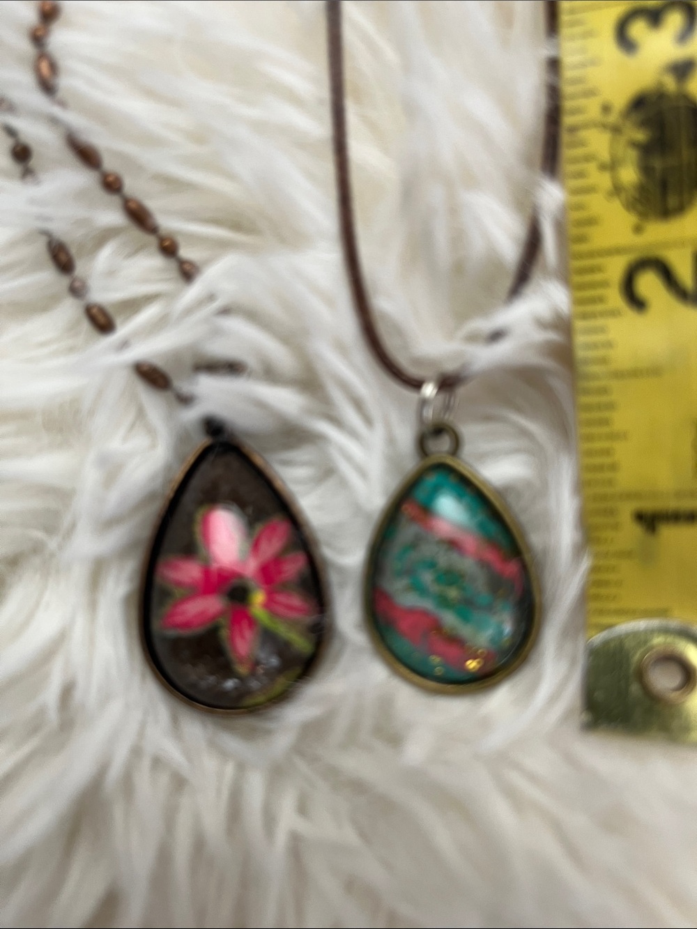 💥3 for 13.00💥2 teardrop Pendant Necklace in Brown with Pink & Teal Accent NWOT